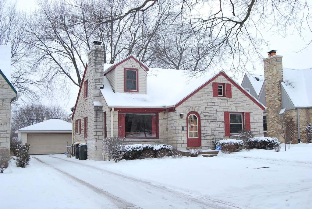 2531 N 81st St, Wauwatosa, WI 53213