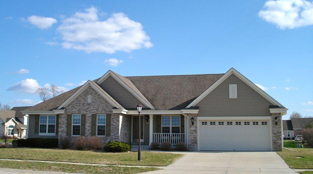 1385 Mockingbird Dr., Oconomowoc, WI 53066