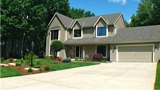 3460 S Sandalwood Dr., New Berlin, WI 53151