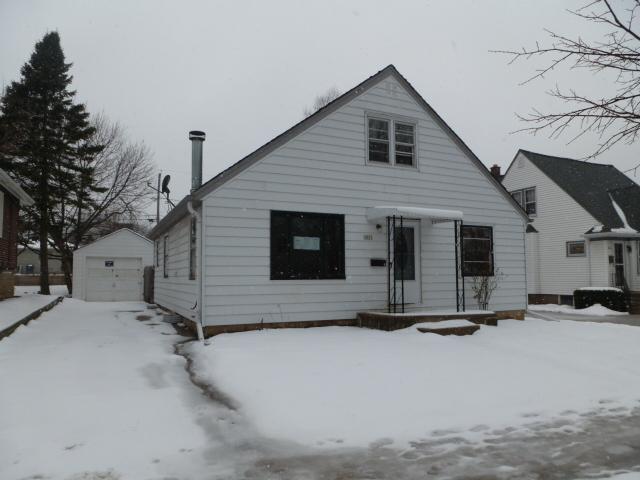 3821 S Logan Ave, Milwaukee, WI 53207
