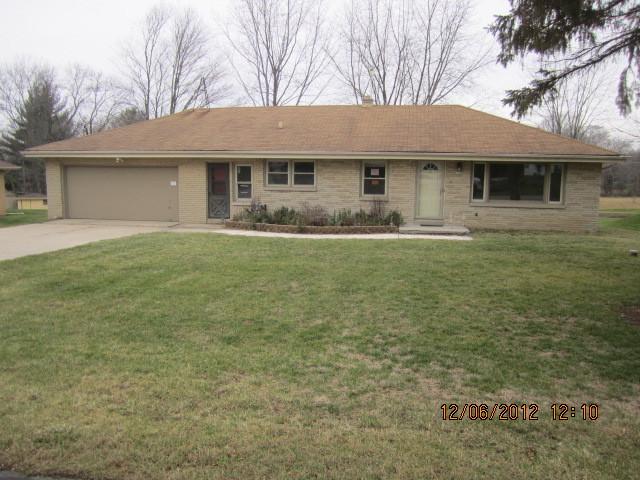 5225 S Brennan Dr, New Berlin, WI 53146