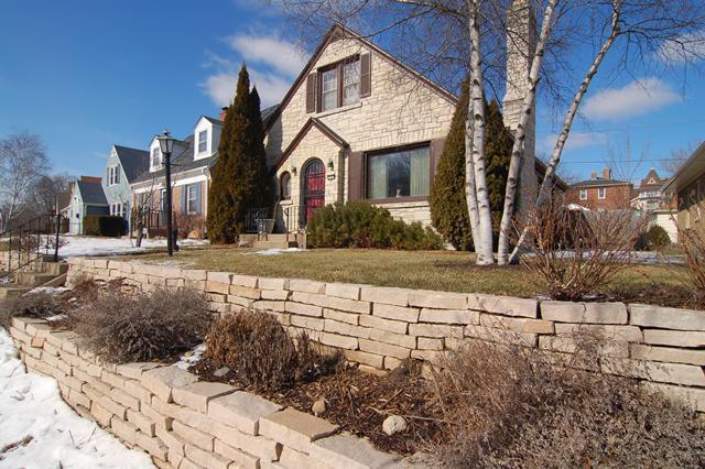 5302 W Rita Dr, West Allis, WI 53219