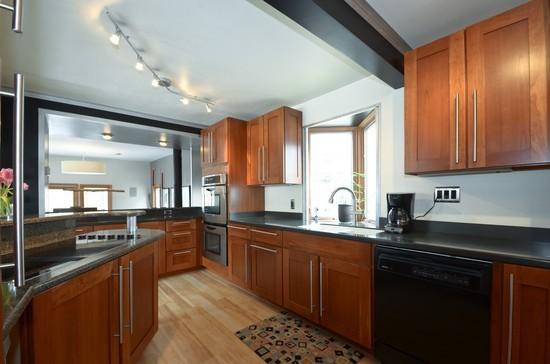 930 W Eula Ct, Glendale, WI 53209