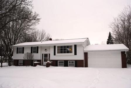 230 Jasper Ln., Waukesha, WI 53188