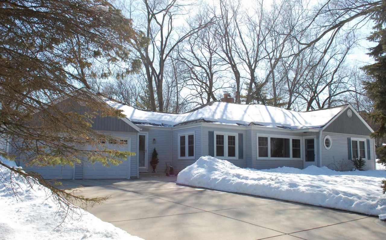 1266 N 123rd St., Wauwatosa, WI 53226