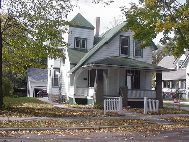 W65N669 St John Ave, Cedarburg, WI 53012