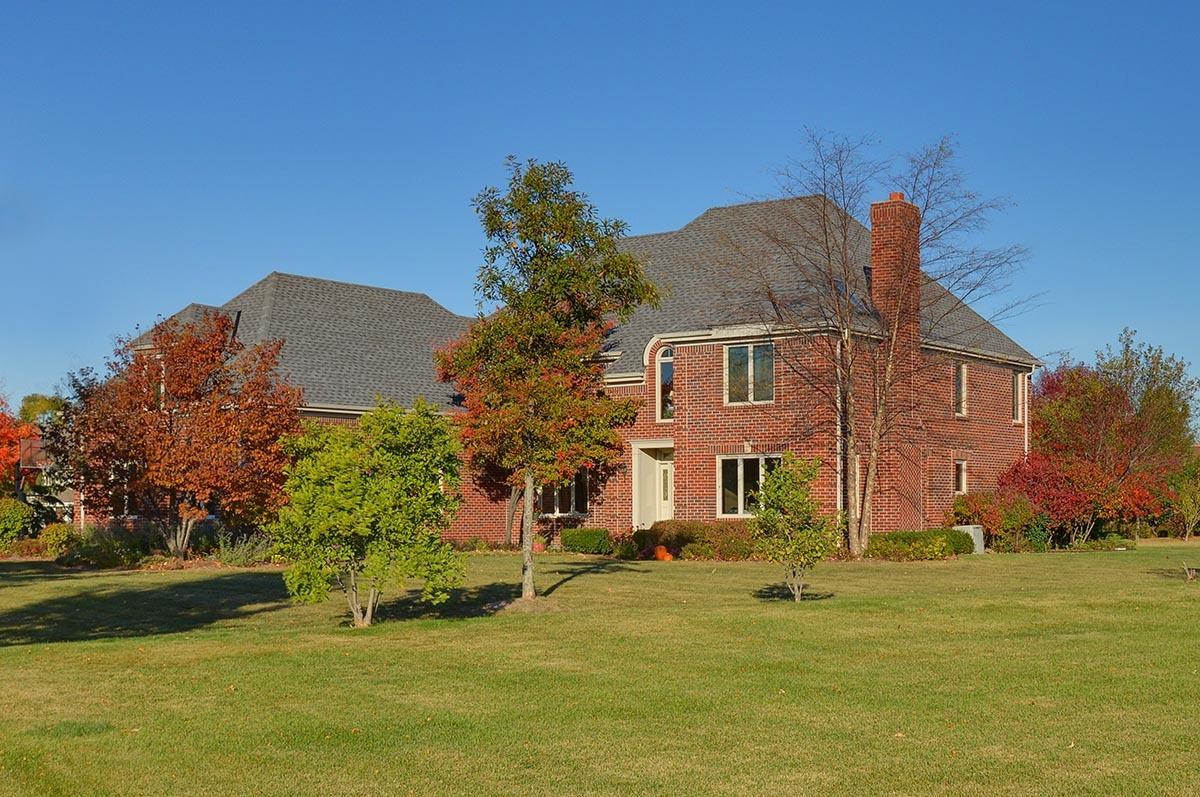 7832 W Rolling Field, Mequon, WI 53097