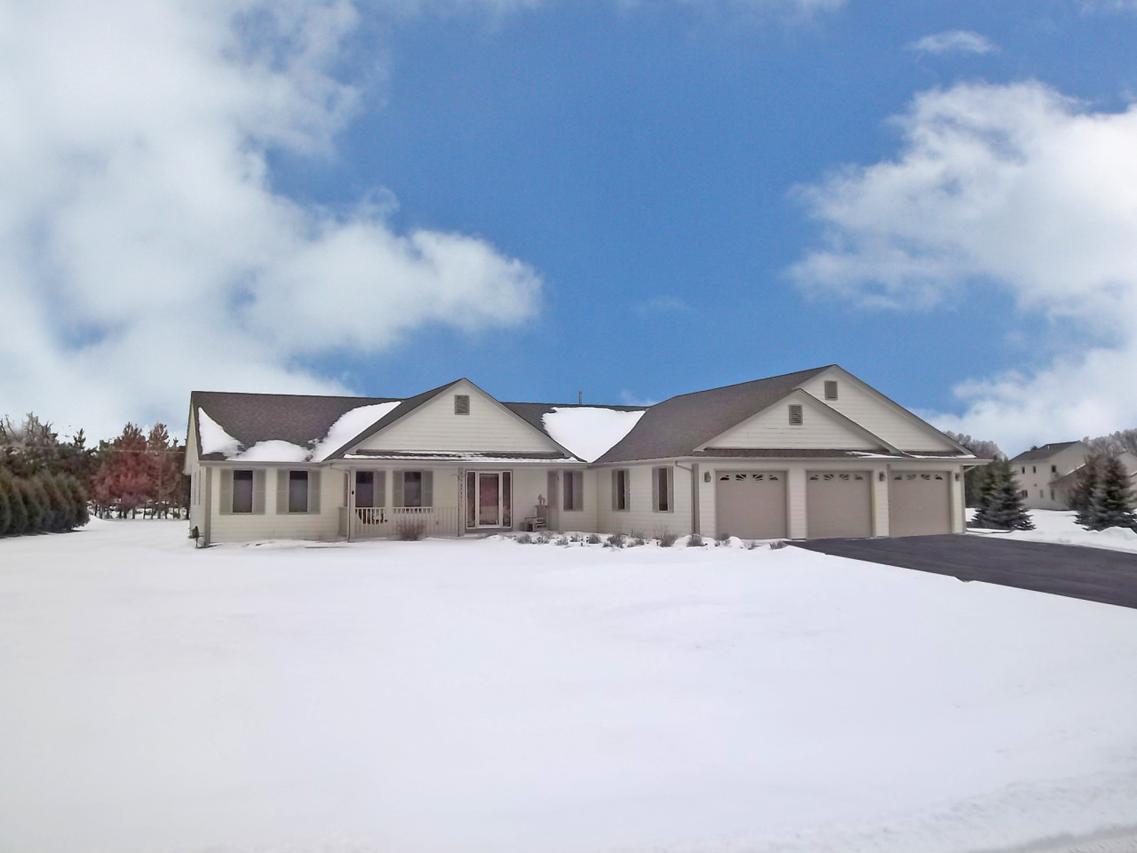 N74W24811 Lauren Dr, Lisbon, WI 53089