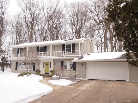 19100 Benington Dr., Brookfield, WI 53045