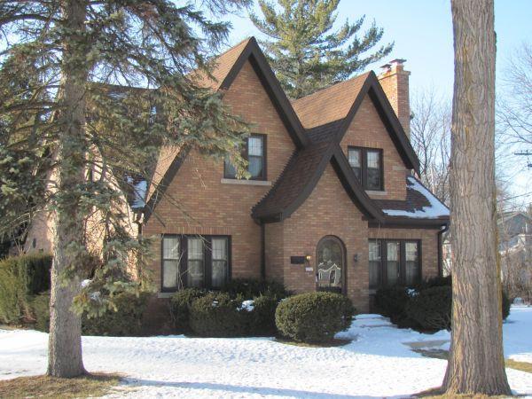 5767 S 110th St, Hales Corners, WI 53130