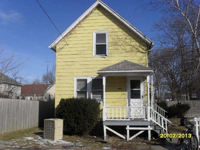 1904 62nd St, Kenosha, WI 53143