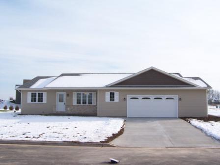 743 Warbler Rd, Howards Grove, WI 53083