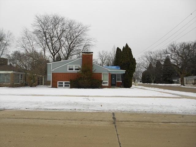 525 Shoreland Dr, Racine, WI 53402