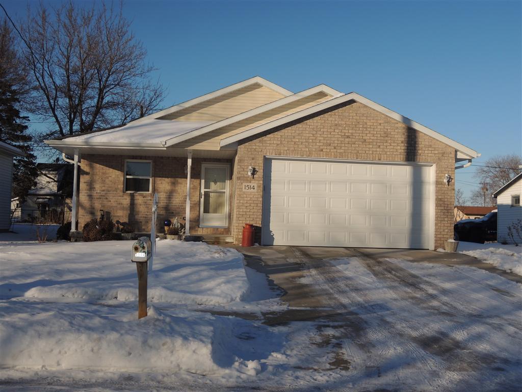 1514 S 37th St., Manitowoc, WI 54220
