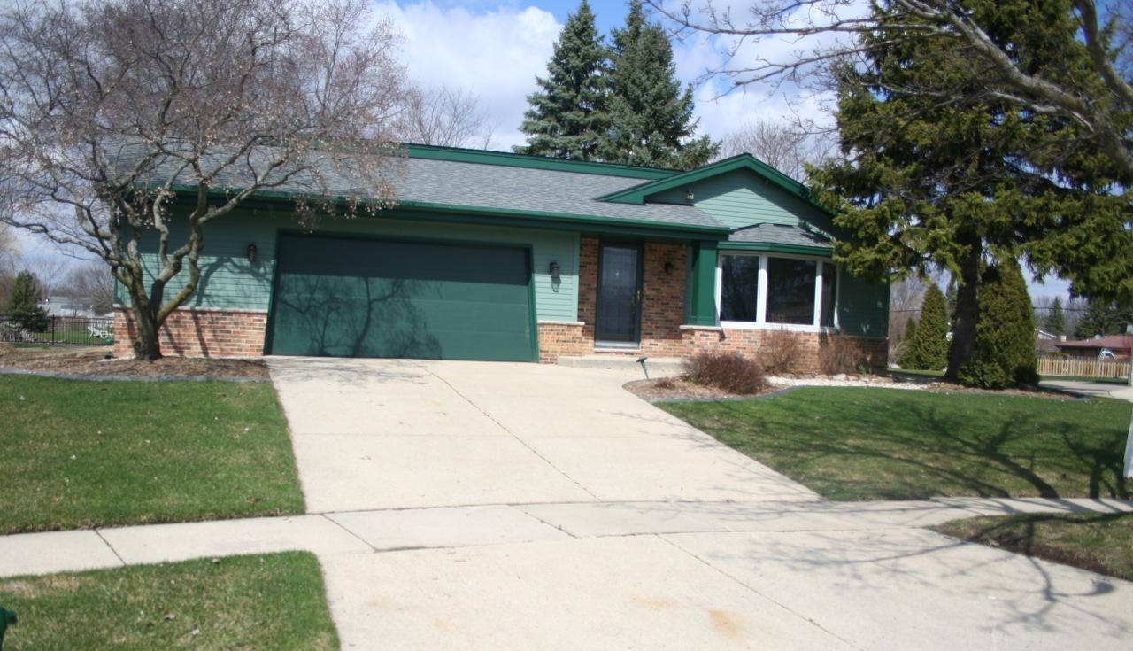 4320 Skylark Ct, Greendale, WI 53129