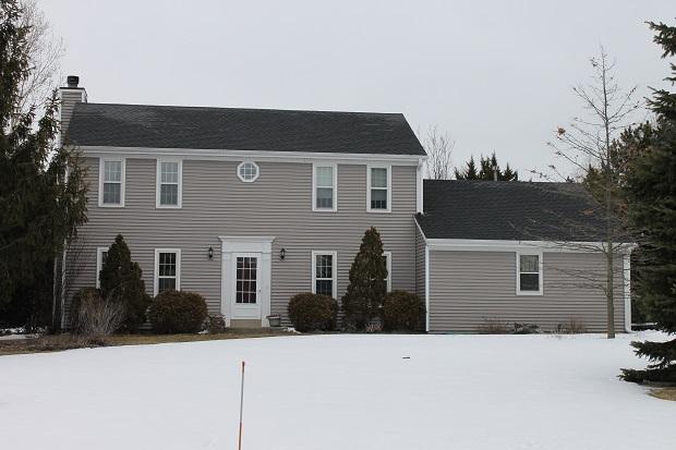 W273S2254 Drumlin Dr, Waukesha, WI 53188