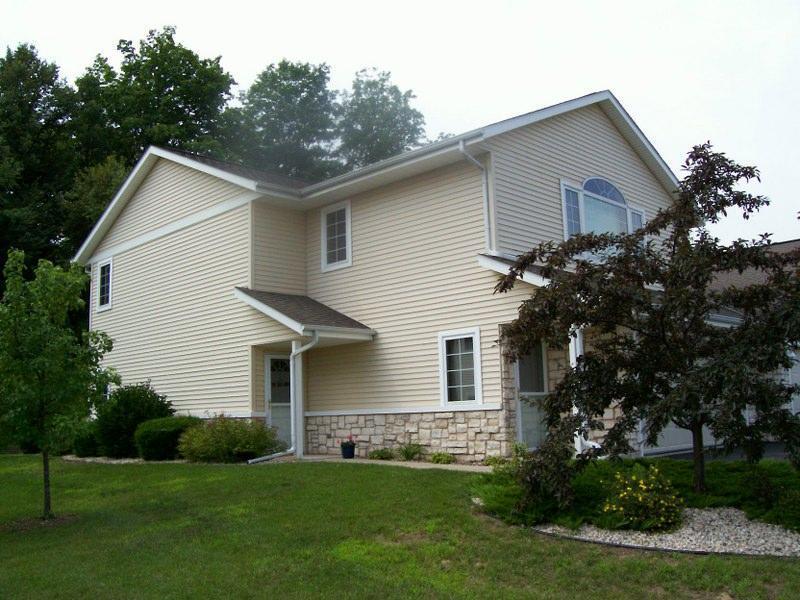 2445 Country Creek Cir. #1, West Bend, WI 53095