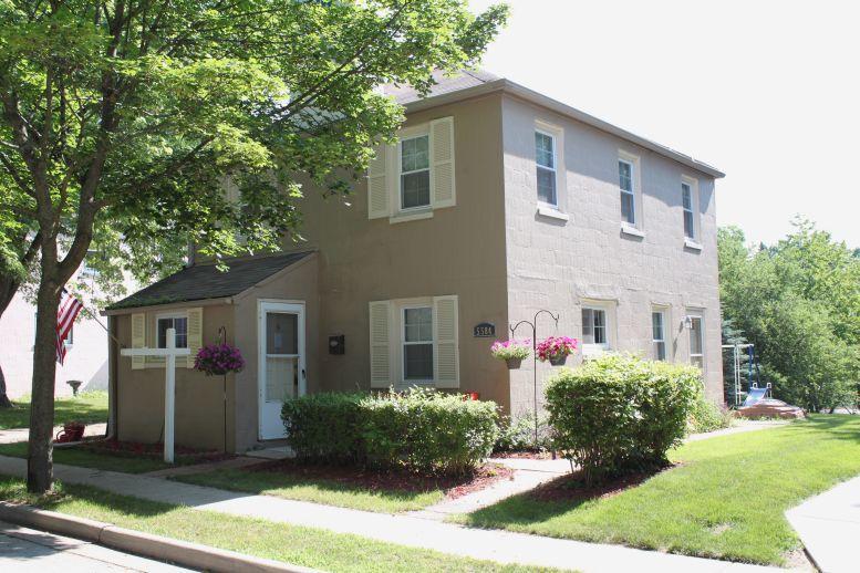 5584 Arrowwood St, Greendale, WI 53129