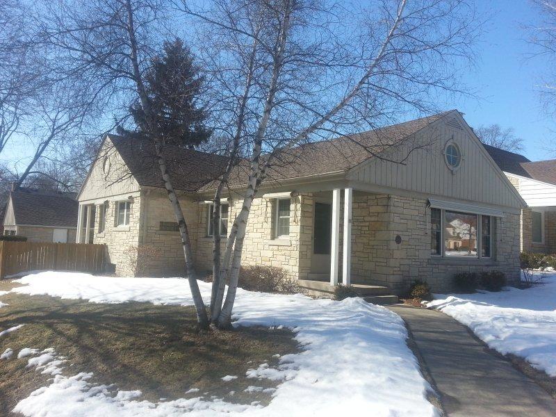 2503 N 83rd St, Wauwatosa, WI 53213