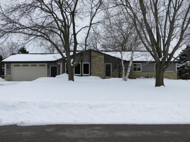 N73W25113 Howard Ln, Lisbon, WI 53089