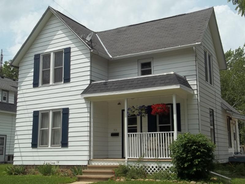 904 W Sherman Ave, Fort Atkinson, WI 53538