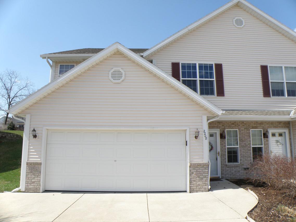 2208 Patrick Ln., Waukesha, WI 53188