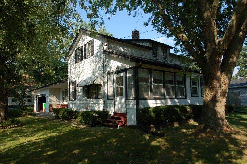 559 W Wisconsin Ave., Pewaukee, WI 53072