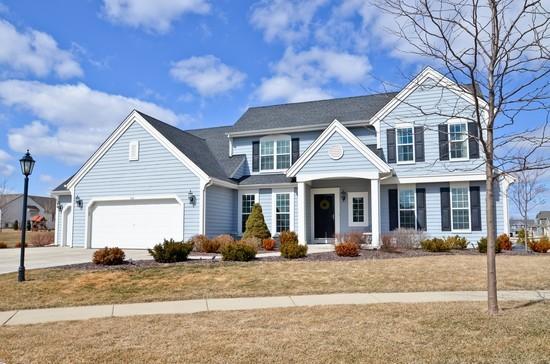 904 Valley Hill, Waukesha, WI 53189
