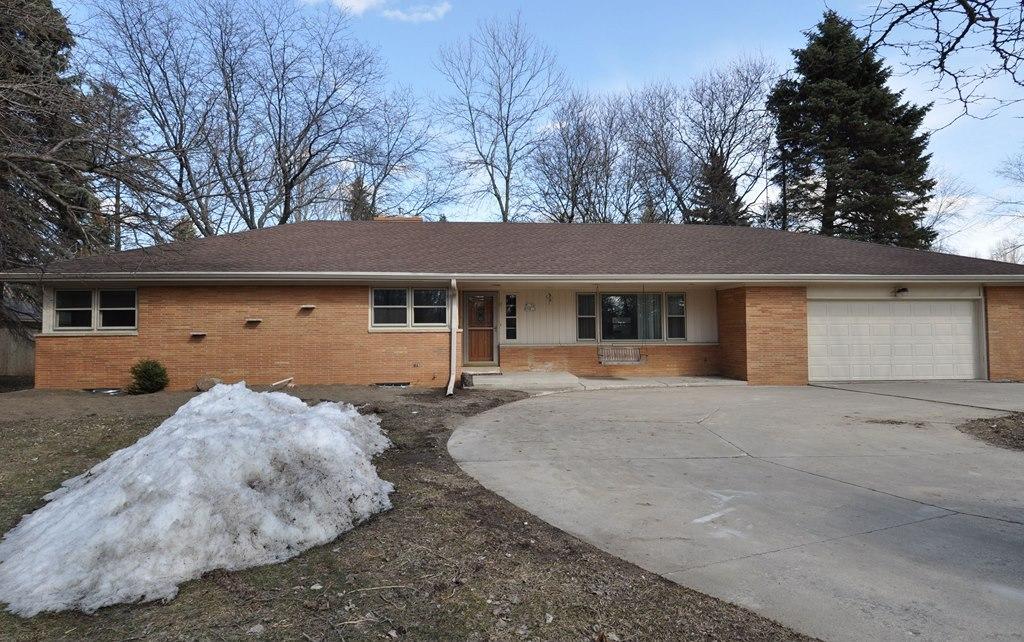W156N9812 Pilgrim Rd, Germantown, WI 53022