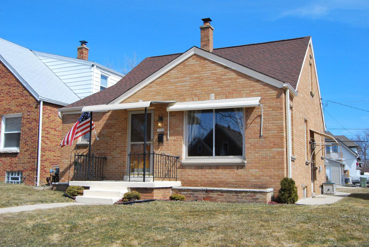 3708 S 14th St., Milwaukee, WI 53221