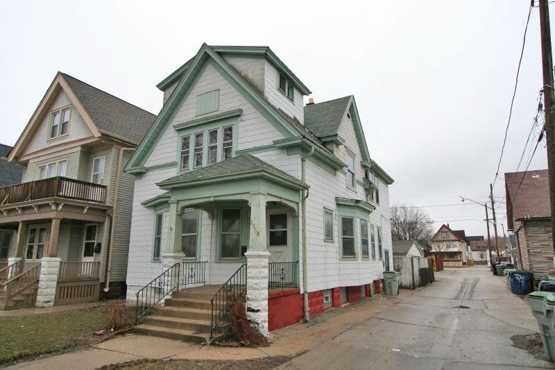 2358 S 28th St, Milwaukee, WI 53215