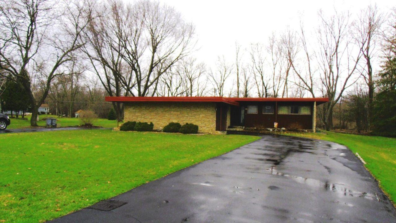 3241 S Monterey Dr, New Berlin, WI 53151