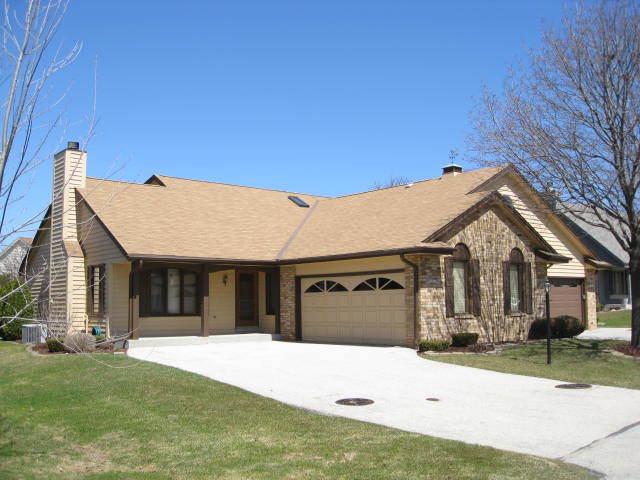5413 Somerset Ln, Greenfield, WI 53221