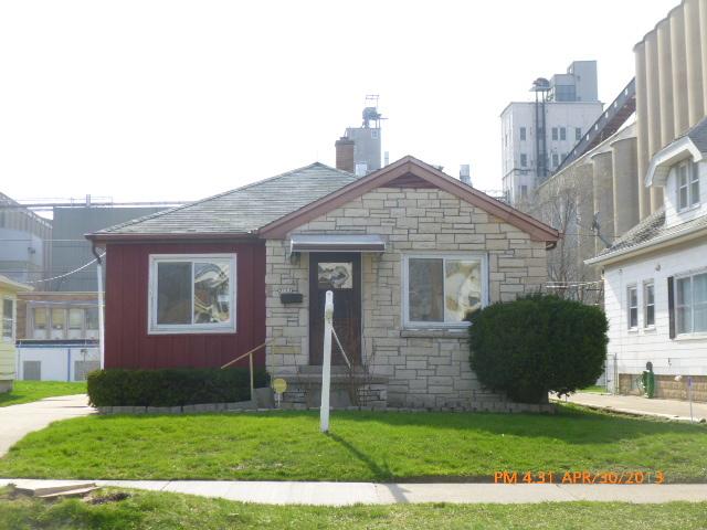 2161 S 37th St, Milwaukee, WI 53215