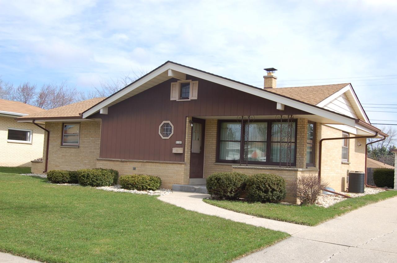 9100 W Holt Ave., Milwaukee, WI 53227