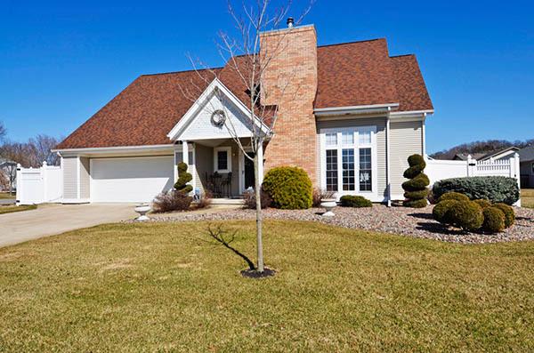 901 E 1st Ave, Holmen, WI 54636