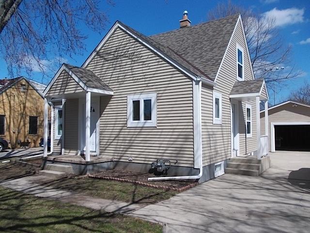 548 S Main St, Saukville, WI 53080