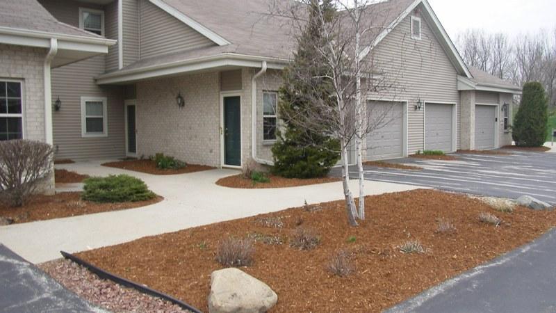 18645 Emerald Dr #G, Brookfield, WI 53045