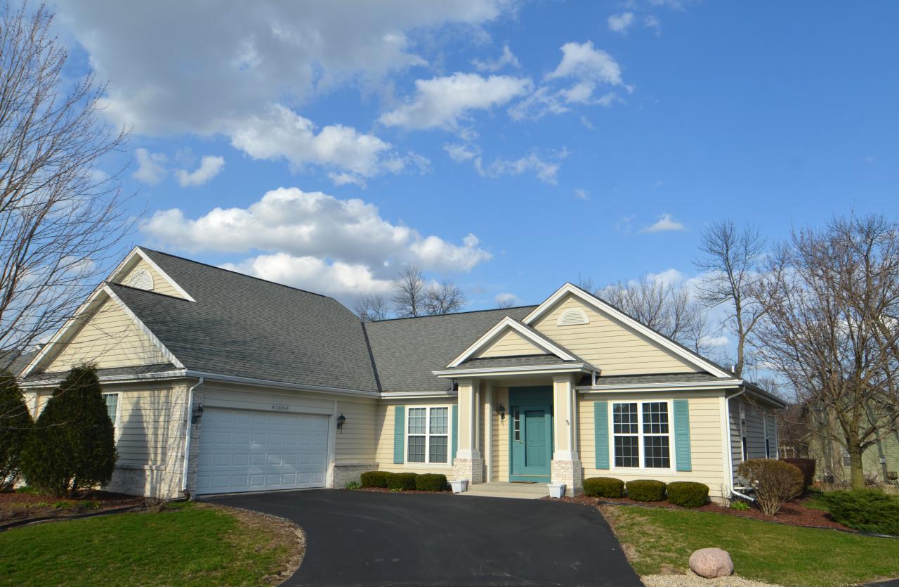 W233N3044 Oakmont Ct. #B, Pewaukee, WI 53072