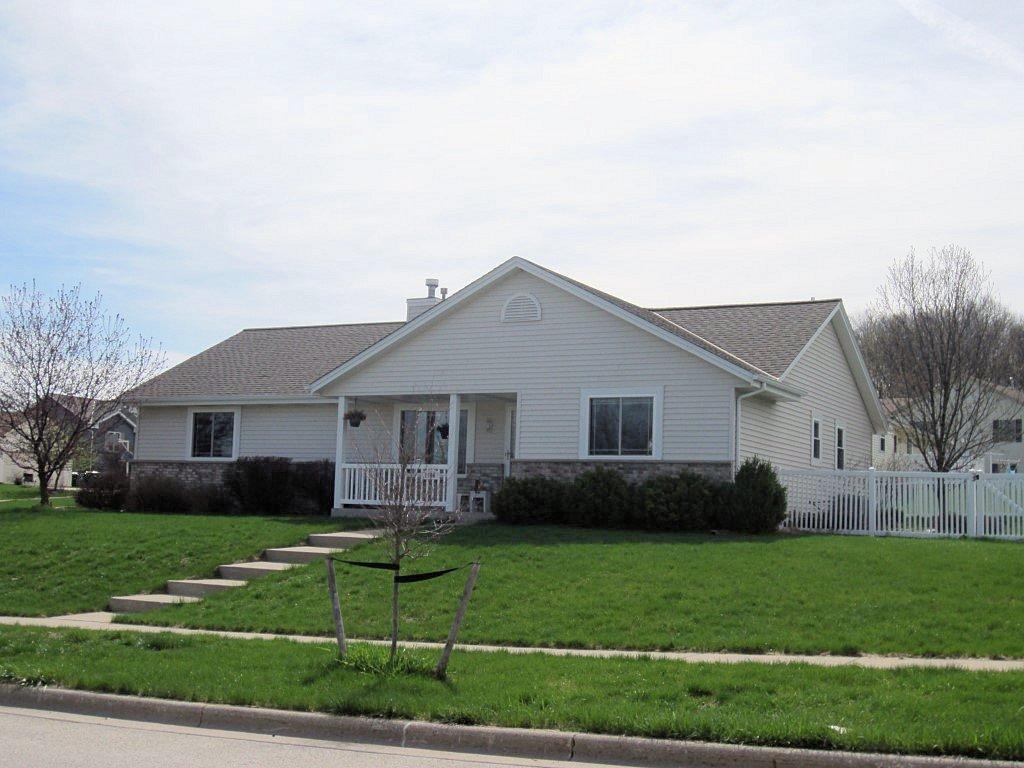 1406 Villa Park, West Bend, WI 53090