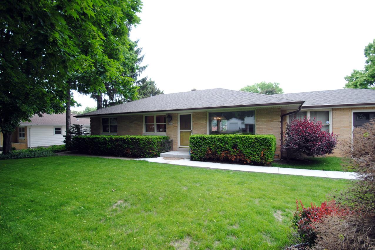 2040 N 119th St., Wauwatosa, WI 53226
