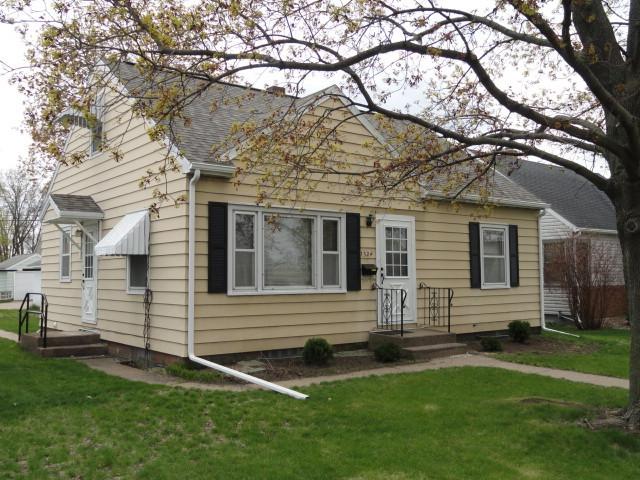 1324 Hyde, La Crosse, WI 54601