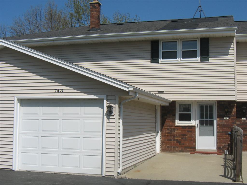 743 Imperial Ct, West Bend, WI 53095