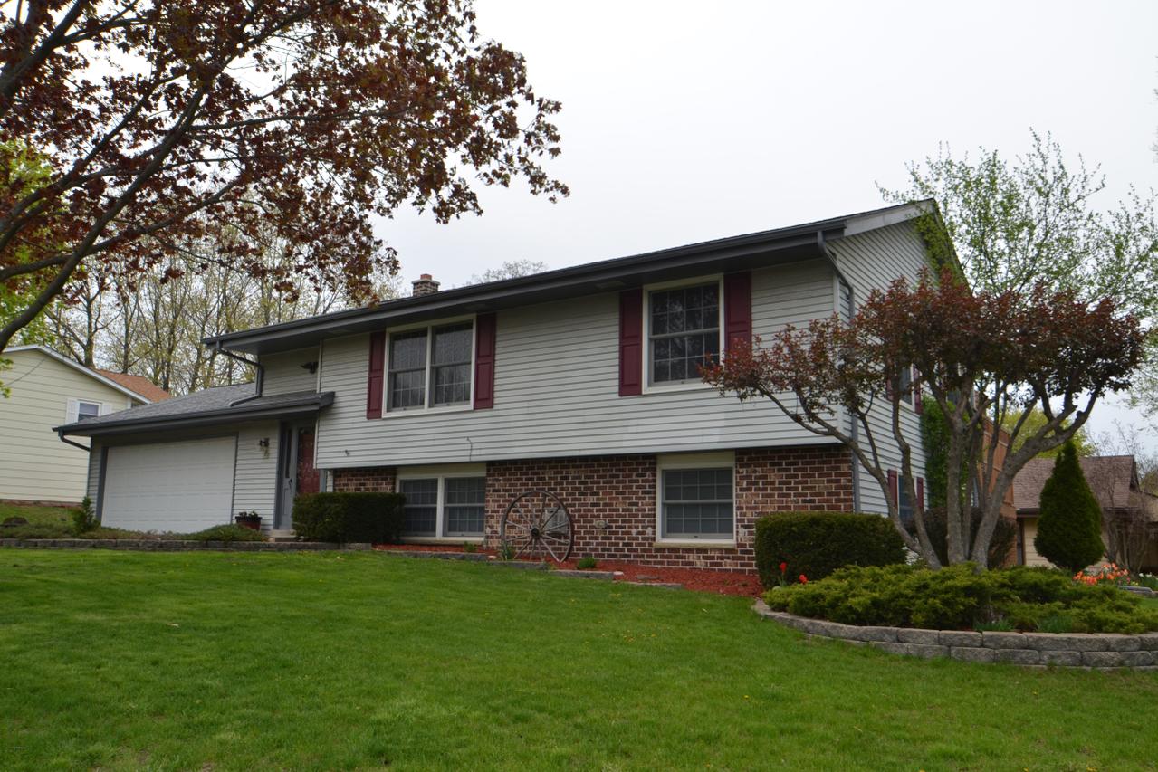 248 Willow Dr., Hartland, WI 53029