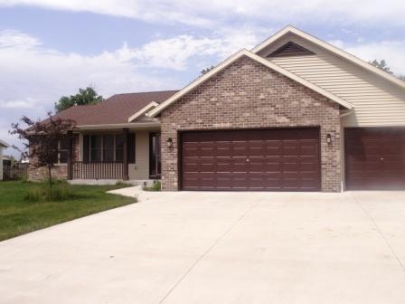 7936 N Woody Ln, Ixonia, WI 53036