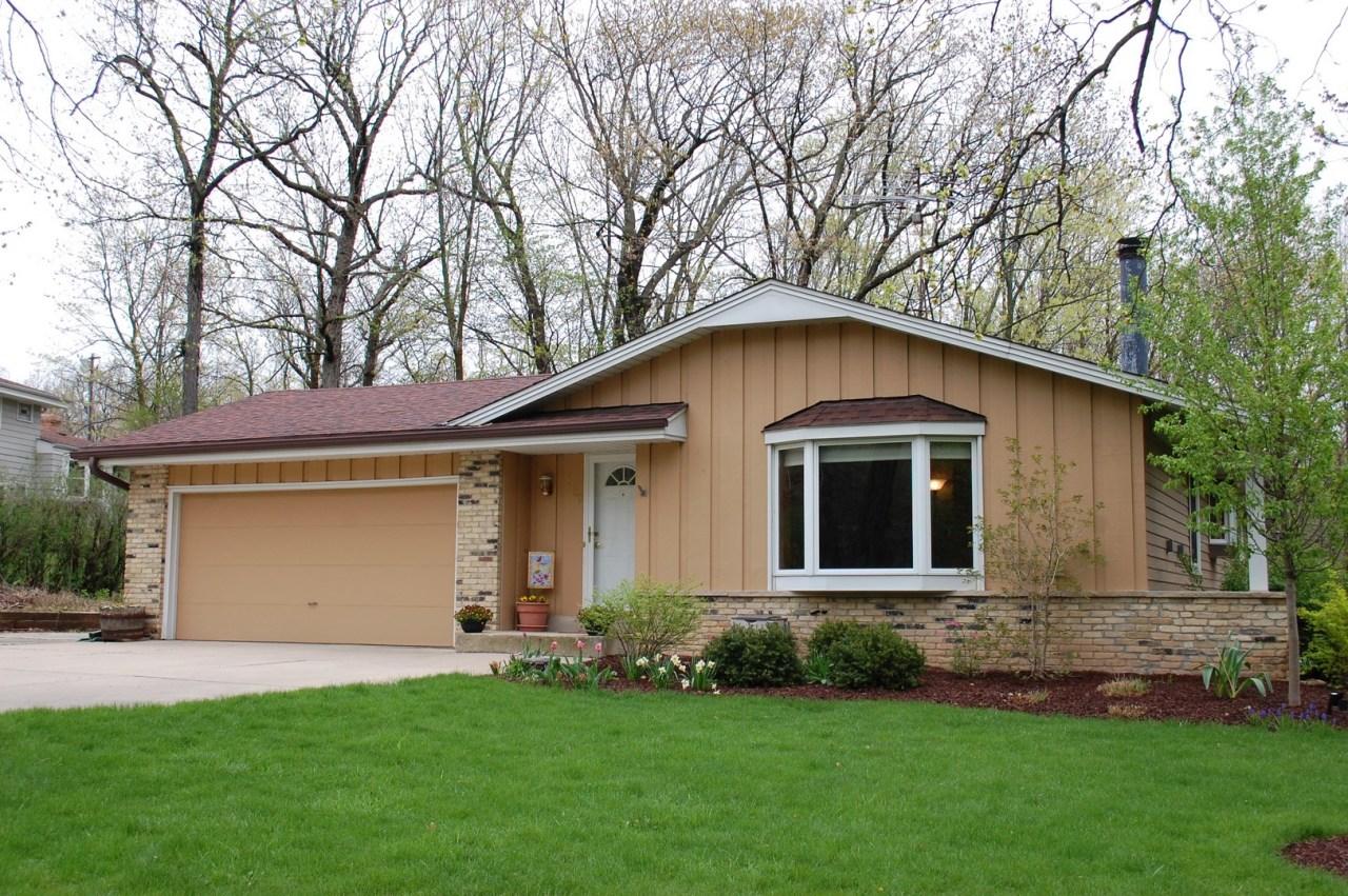 2930 S 149th St, New Berlin, WI 53151