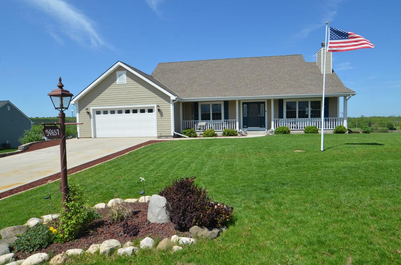 N657 Westview Dr, Ashippun, WI 53066