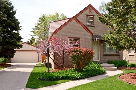 227 W Van Norman Ave, Milwaukee, WI 53207