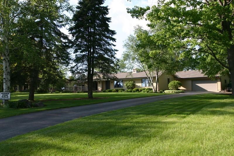 202 Lac La Belle Dr, Lac La Belle, WI 53066