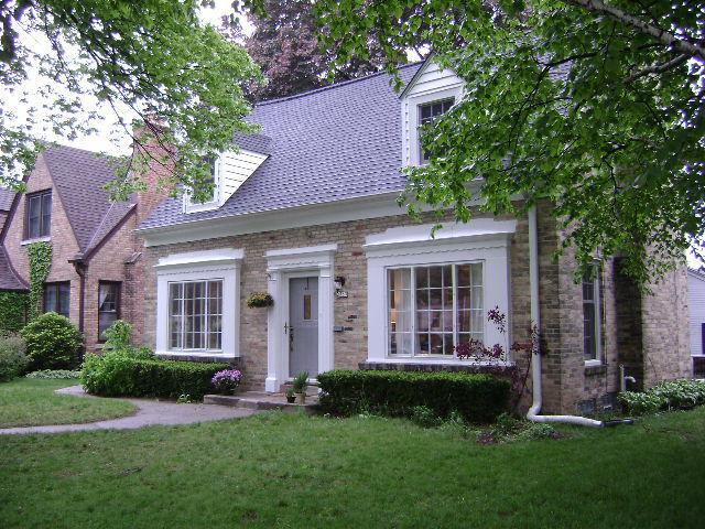 2763 N Lefeber Ave, Wauwatosa, WI 53210